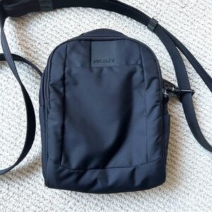PacSafe Metrosafe LS100 Anti Theft Technology Crossbody Bag